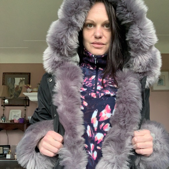 Roiiiii faux fur parka jacket - Picture 5 of 9